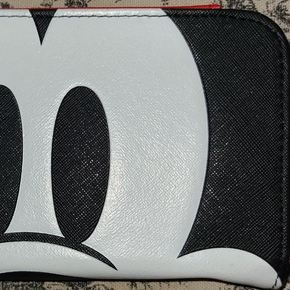 DISNEY MICKEY MOUSE ZIP AROUND ID COMPARTMENTS WALLET - Picture 6 of 14